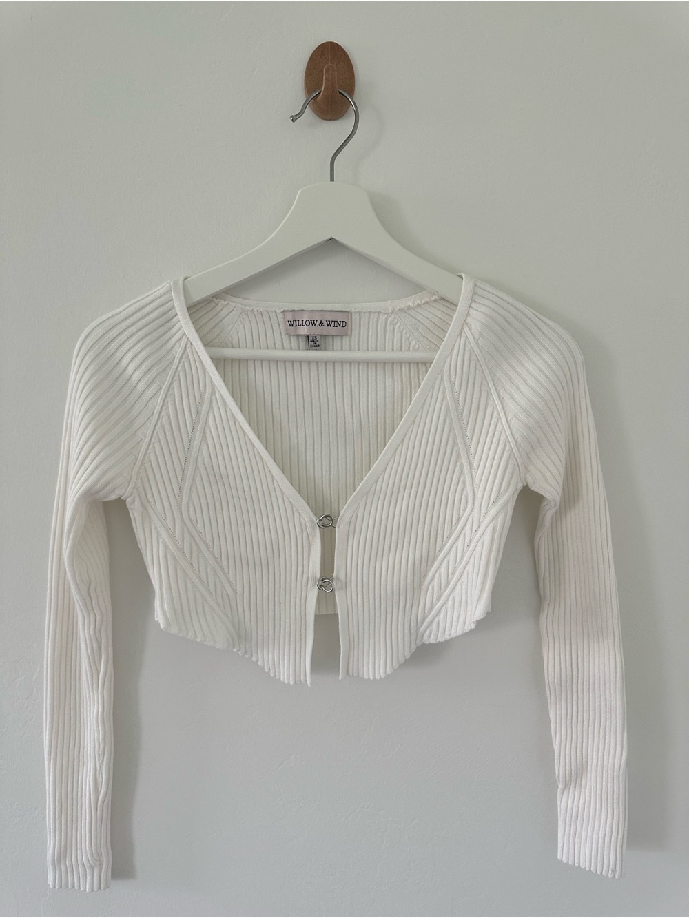 Willow & Wind White Ribbed Cropped Cardigan with Silver Hooks Details